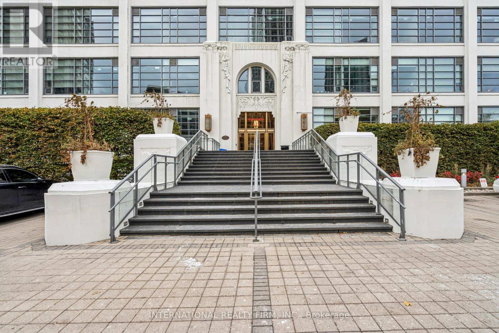 303 - 637 Lake Shore Boulevard W, Toronto, ON - Outdoor