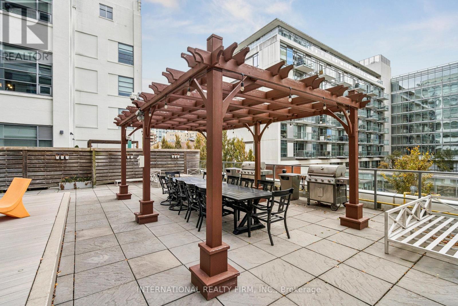 303 - 637 Lake Shore Boulevard W, Toronto, ON - Outdoor