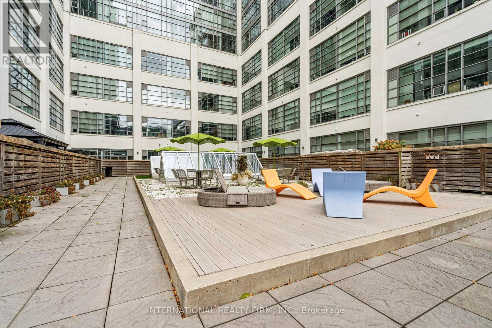 303 - 637 Lake Shore Boulevard W, Toronto, ON - Outdoor