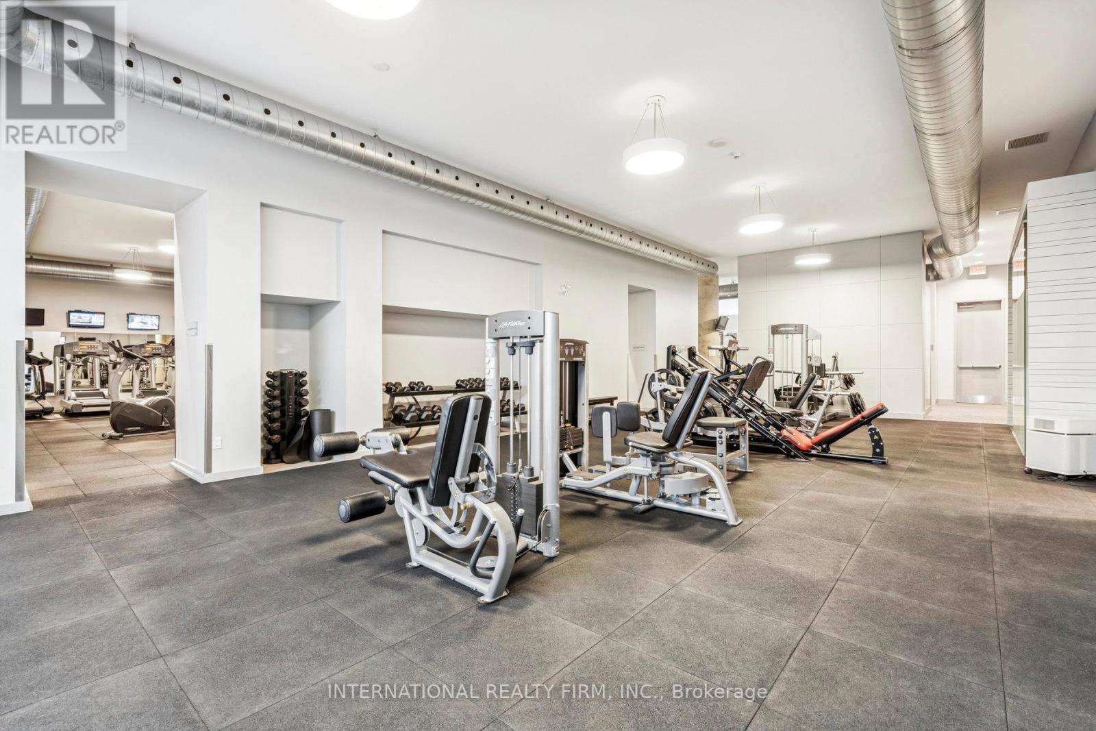 303 - 637 Lake Shore Boulevard W, Toronto, ON - Indoor Photo Showing Gym Room