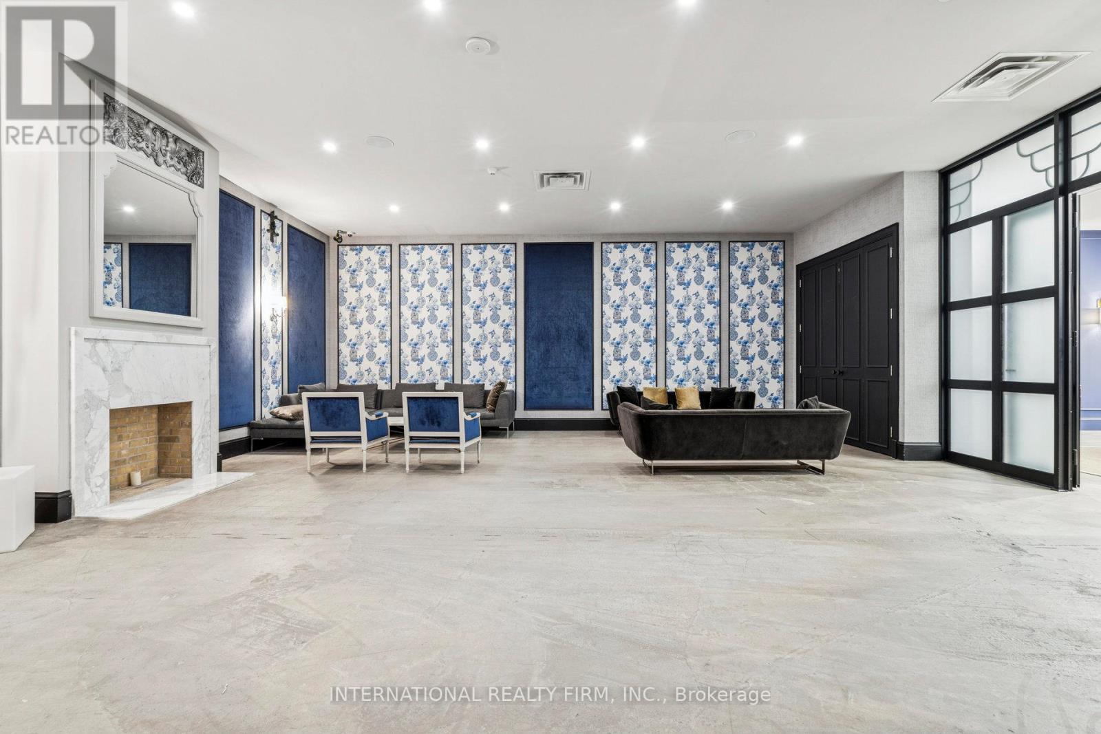 303 - 637 Lake Shore Boulevard W, Toronto, ON - Indoor Photo Showing Other Room