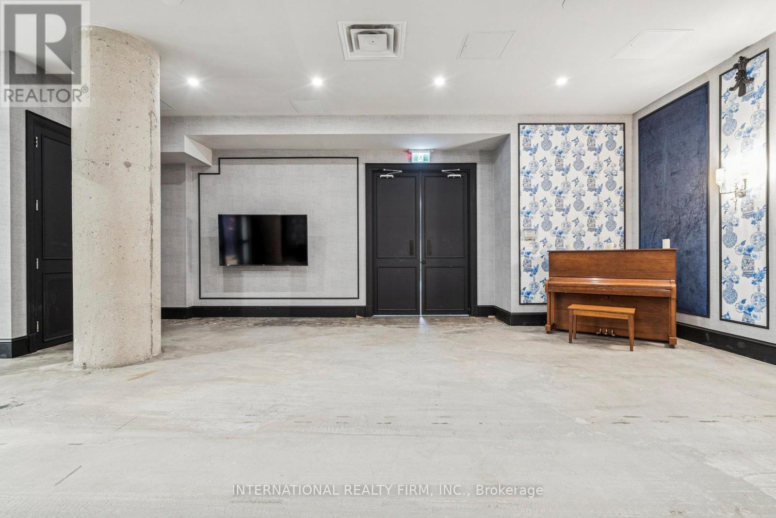 303 - 637 Lake Shore Boulevard W, Toronto, ON - Indoor Photo Showing Other Room