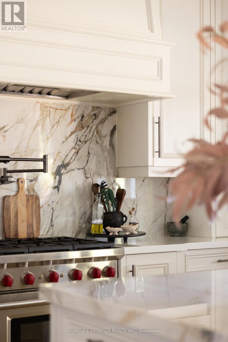 20 Arrowstook Road, Toronto, ON - Indoor Photo Showing Kitchen