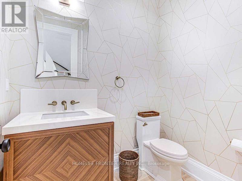 20 Arrowstook Road, Toronto, ON - Indoor Photo Showing Bathroom