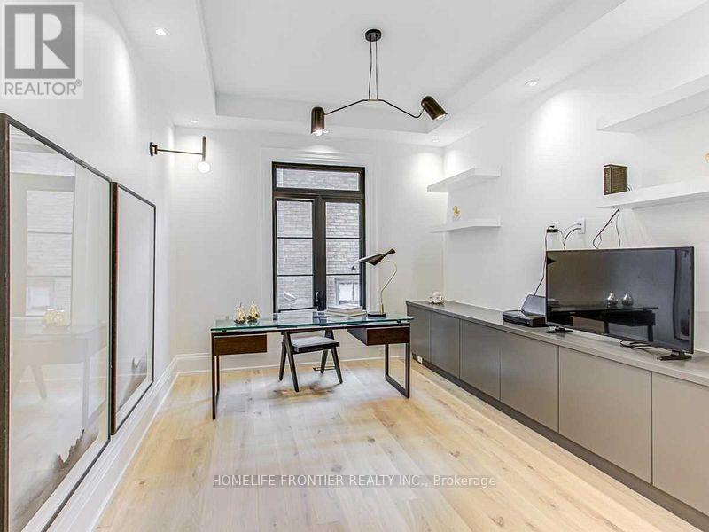 20 Arrowstook Road, Toronto, ON - Indoor Photo Showing Other Room