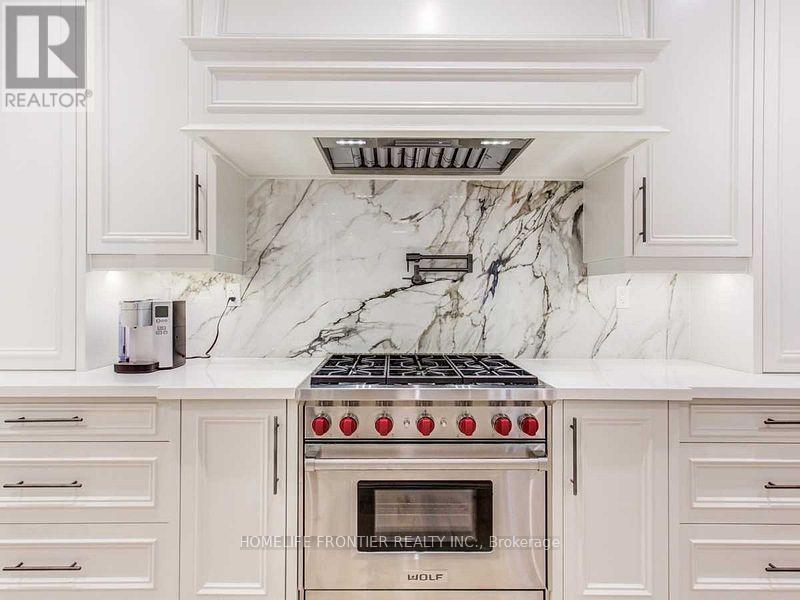 20 Arrowstook Road, Toronto, ON - Indoor Photo Showing Kitchen