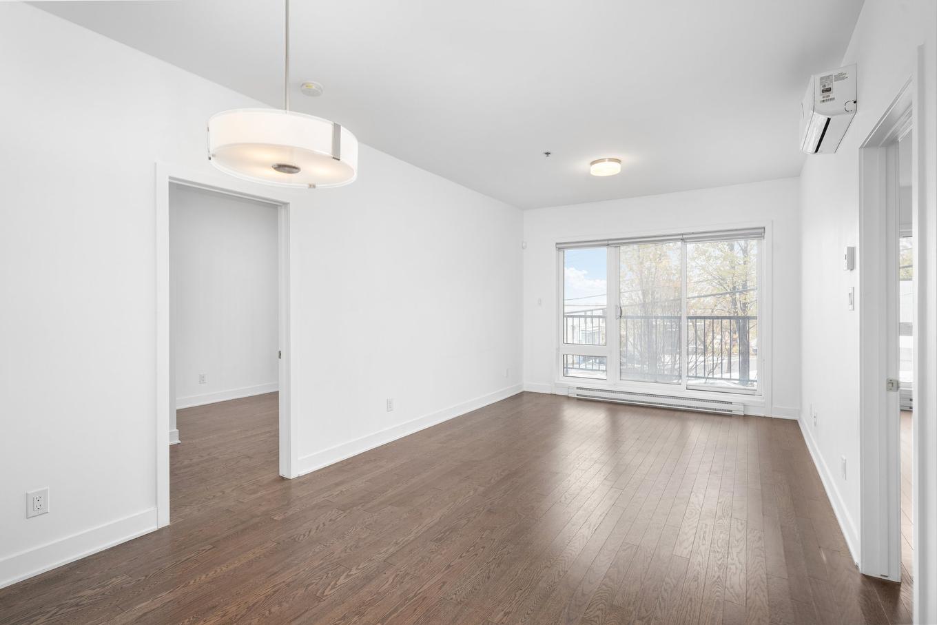 Salon - 101-181 Av. Brock S., Montréal-Ouest, QC - Indoor Photo Showing Other Room