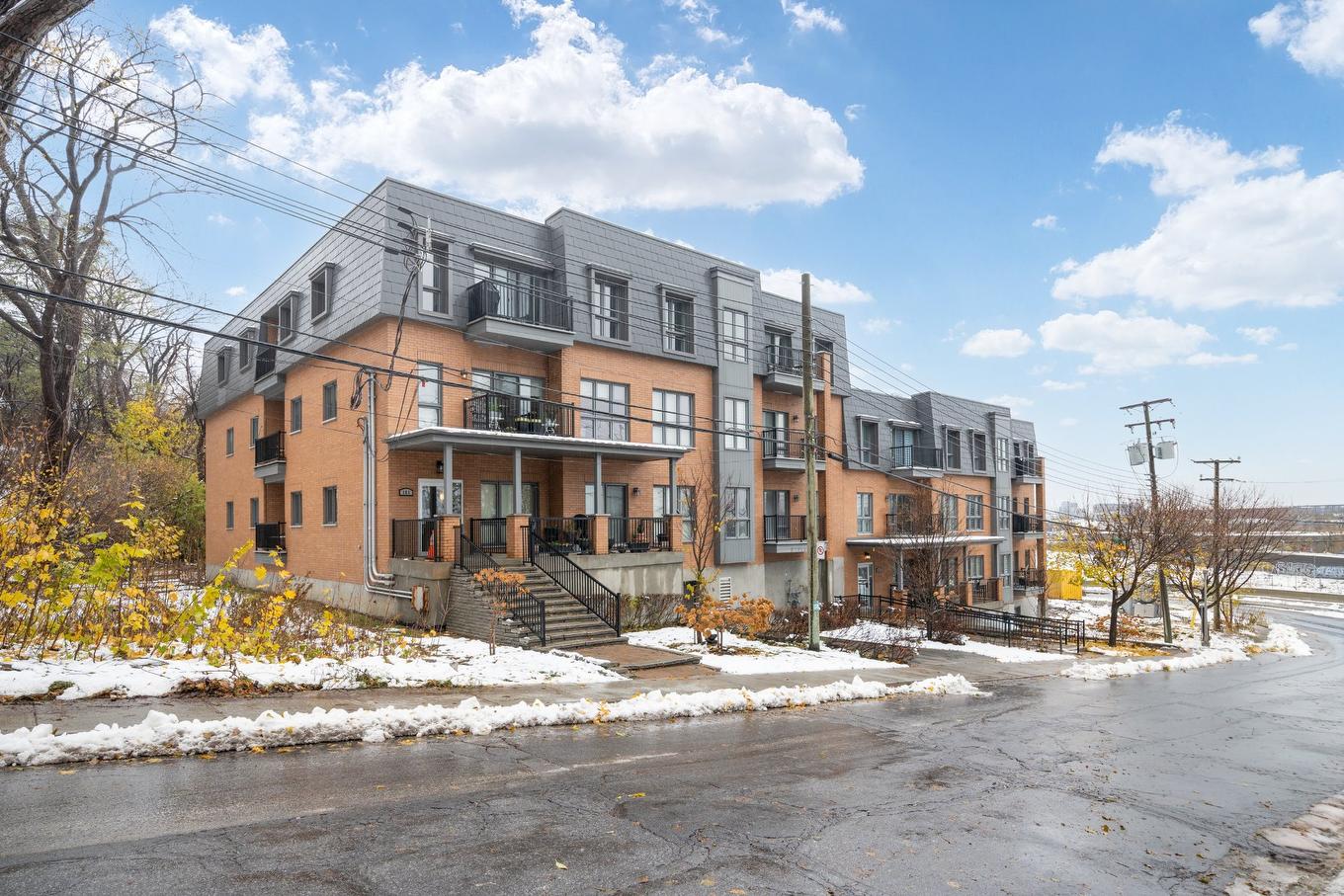 Façade - 101-181 Av. Brock S., Montréal-Ouest, QC - Outdoor With Balcony With Facade