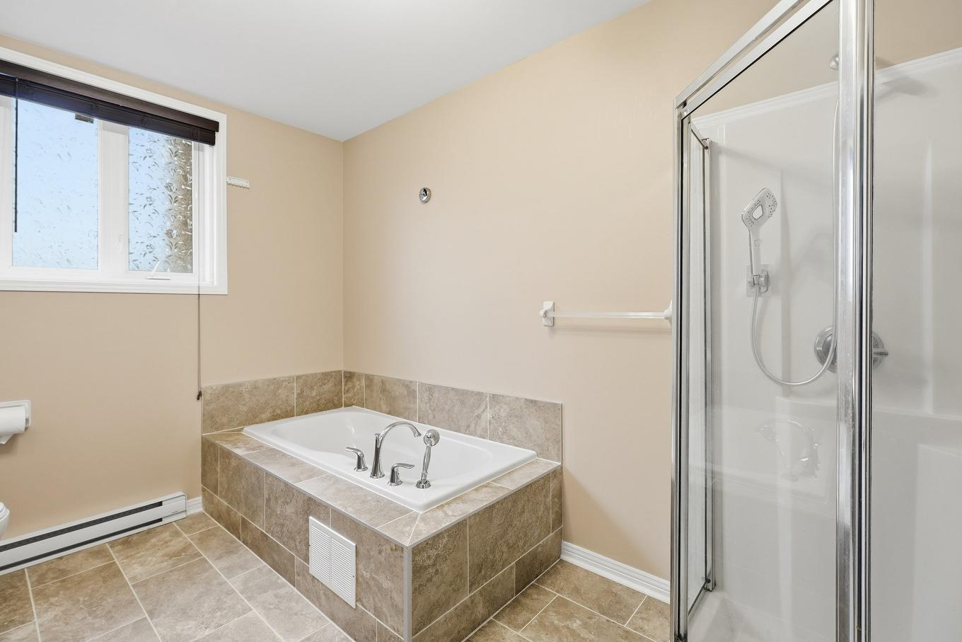 Salle de bains - 8-41 Rue De Bruxelles, Gatineau (Aylmer), QC - Indoor Photo Showing Bathroom