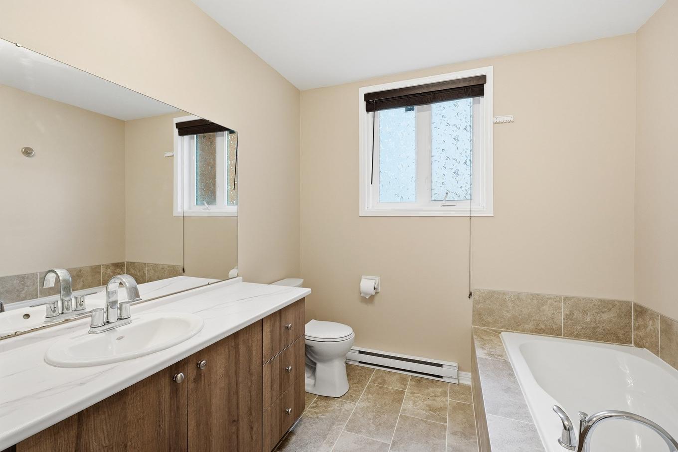 Salle de bains - 8-41 Rue De Bruxelles, Gatineau (Aylmer), QC - Indoor Photo Showing Bathroom