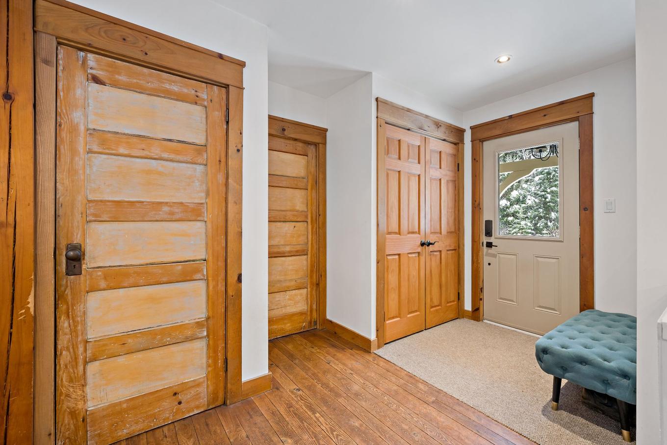 Hall - 104 Ch. Brière, Mont-Blanc, QC - Indoor Photo Showing Other Room