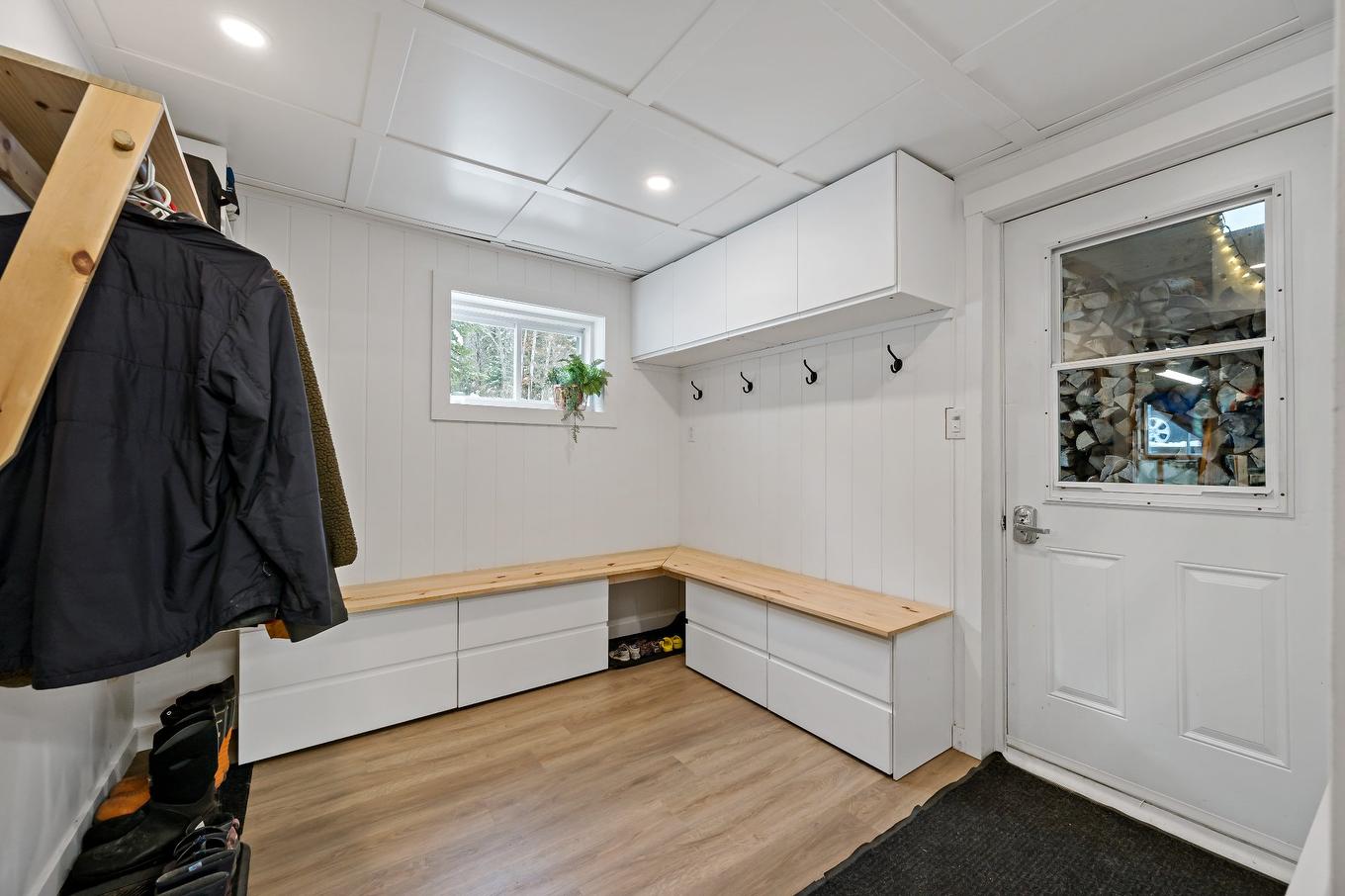 Hall - 104 Ch. Brière, Mont-Blanc, QC - Indoor Photo Showing Other Room