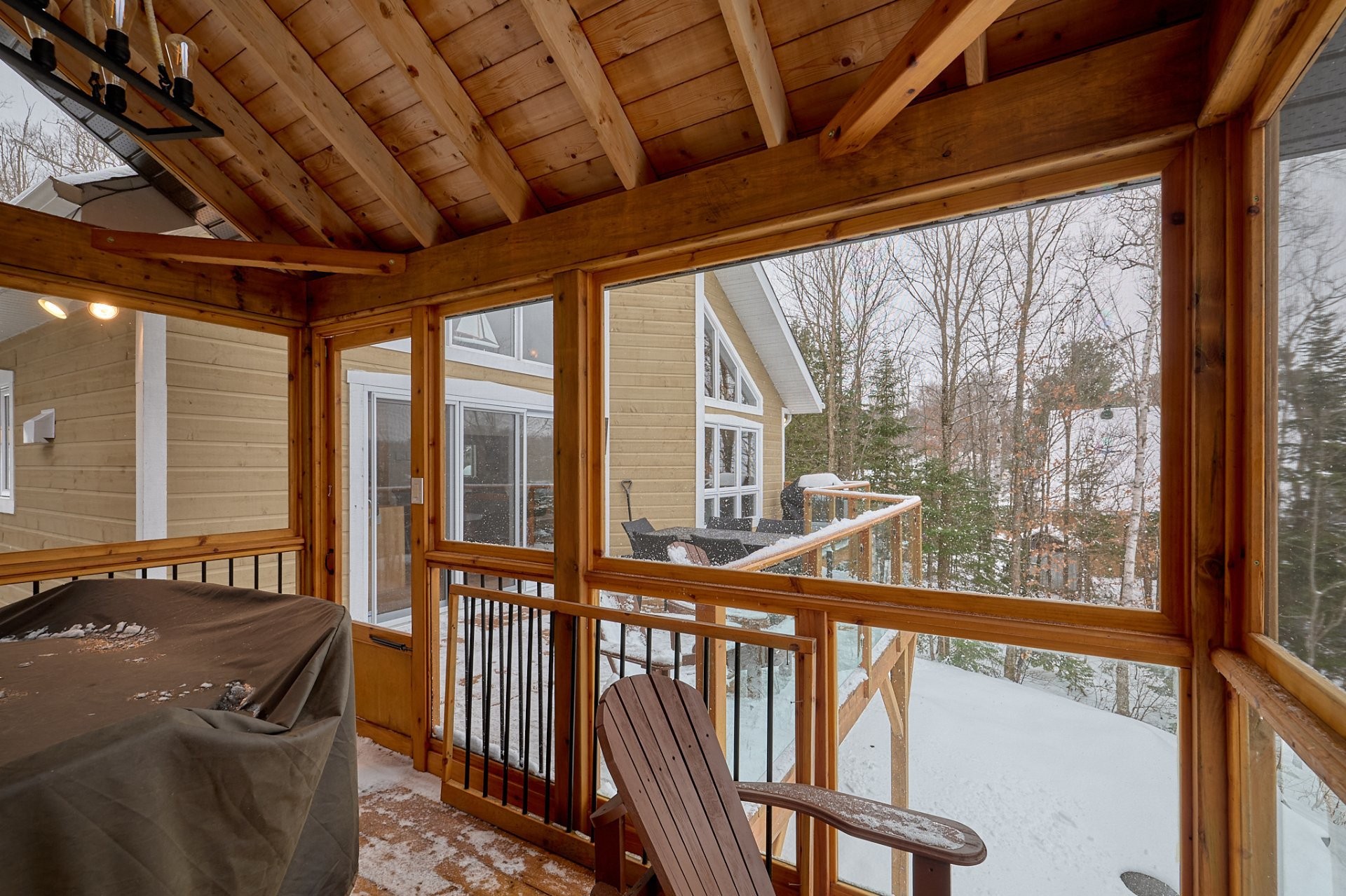 Veranda - 513 Rue Chartier, Entrelacs, QC - With Exterior
