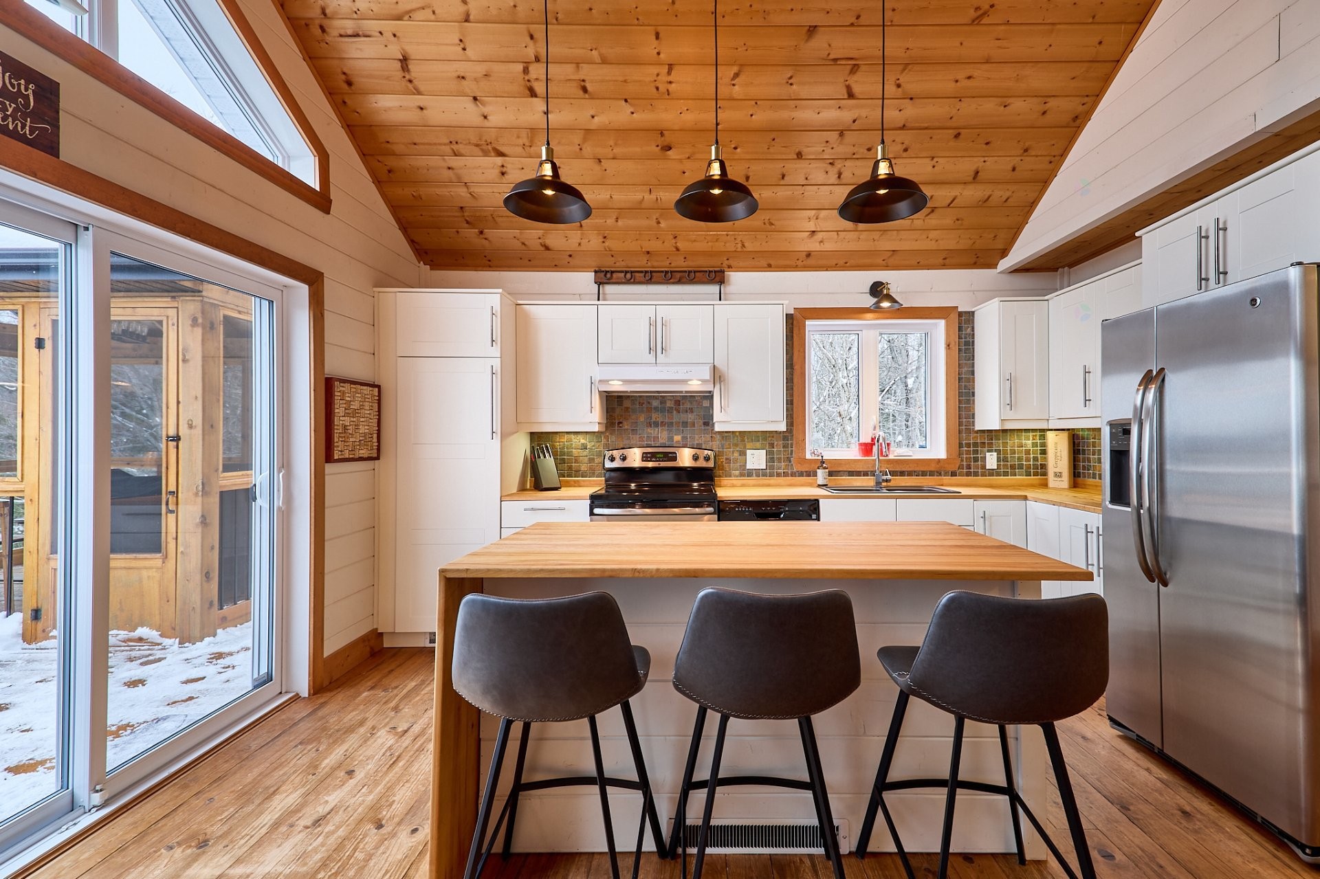 Kitchen - 513 Rue Chartier, Entrelacs, QC - Indoor Photo Showing Kitchen