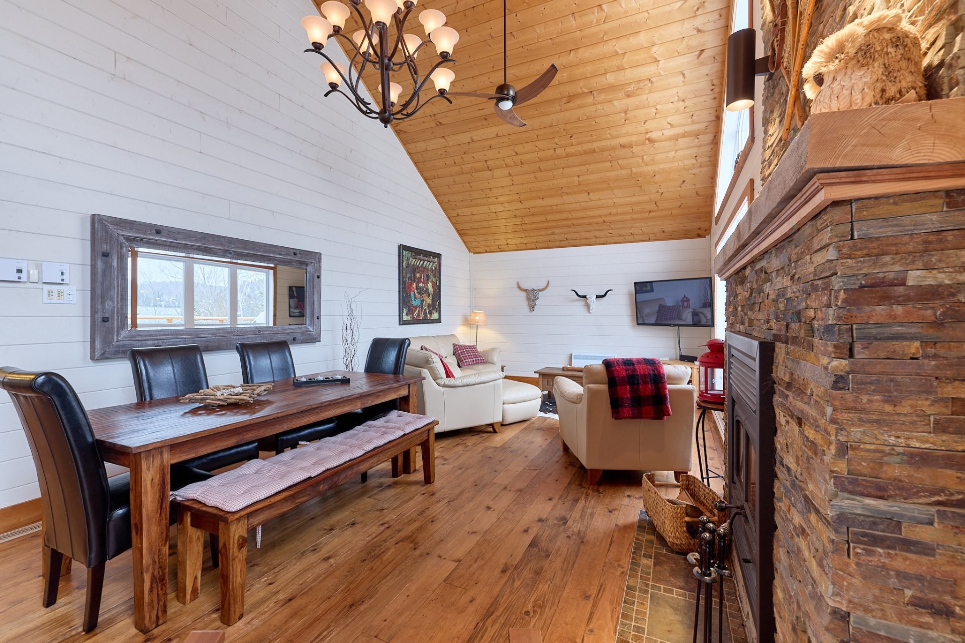 Overall view - 513 Rue Chartier, Entrelacs, QC - Indoor Photo Showing Dining Room