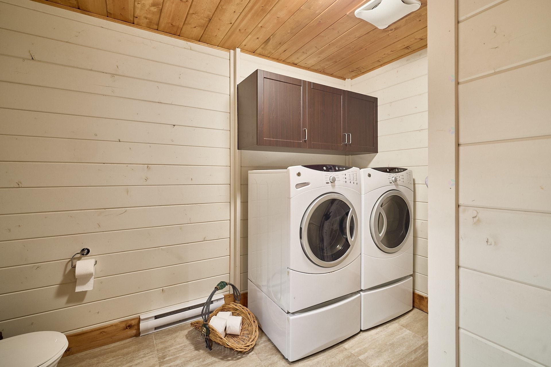 Bathroom - 513 Rue Chartier, Entrelacs, QC - Indoor Photo Showing Laundry Room