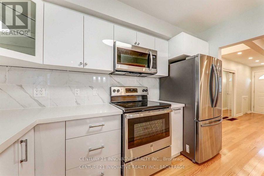 Main - 886 Brimorton Drive, Toronto, ON - Indoor Photo Showing Kitchen