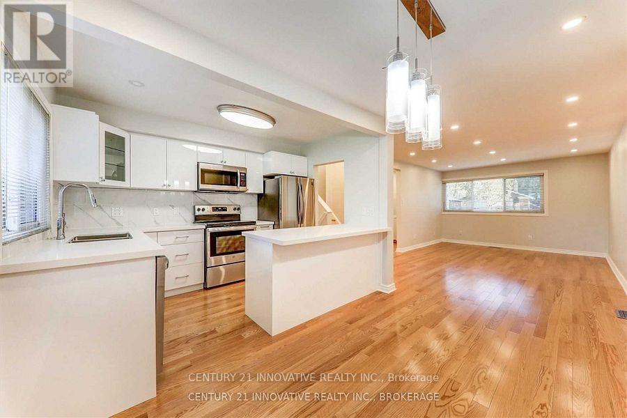 Main - 886 Brimorton Drive, Toronto, ON - Indoor Photo Showing Kitchen