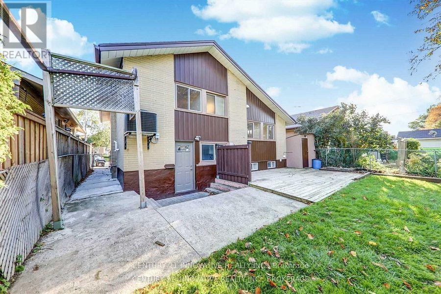 Main - 886 Brimorton Drive, Toronto, ON - Outdoor