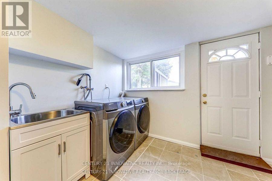 Main - 886 Brimorton Drive, Toronto, ON - Indoor Photo Showing Laundry Room