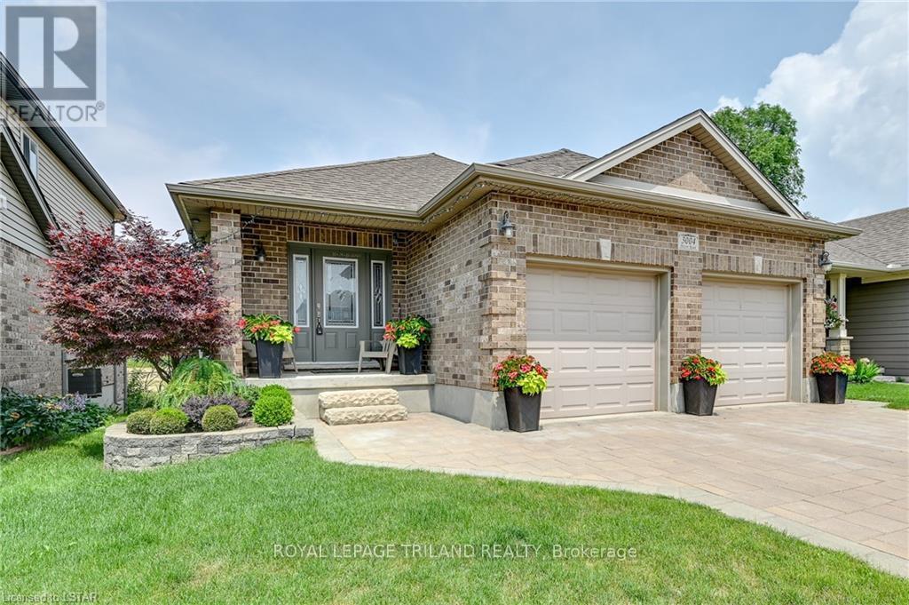 Lower Level - 3004 Devon Road, London South (South W), ON - Outdoor