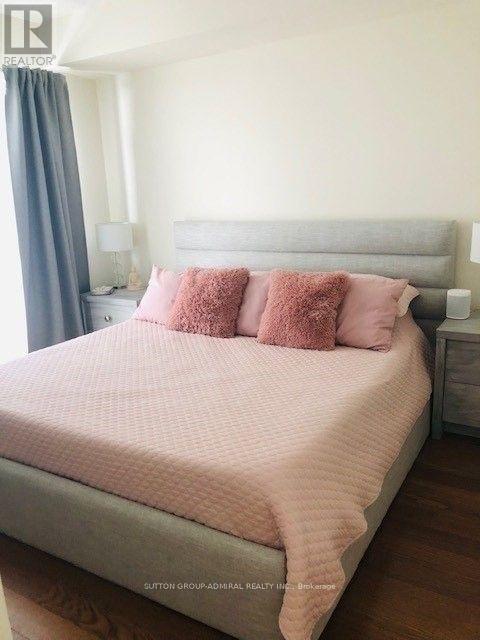 917 - 39 Annie Craig Drive, Toronto, ON - Indoor Photo Showing Bedroom