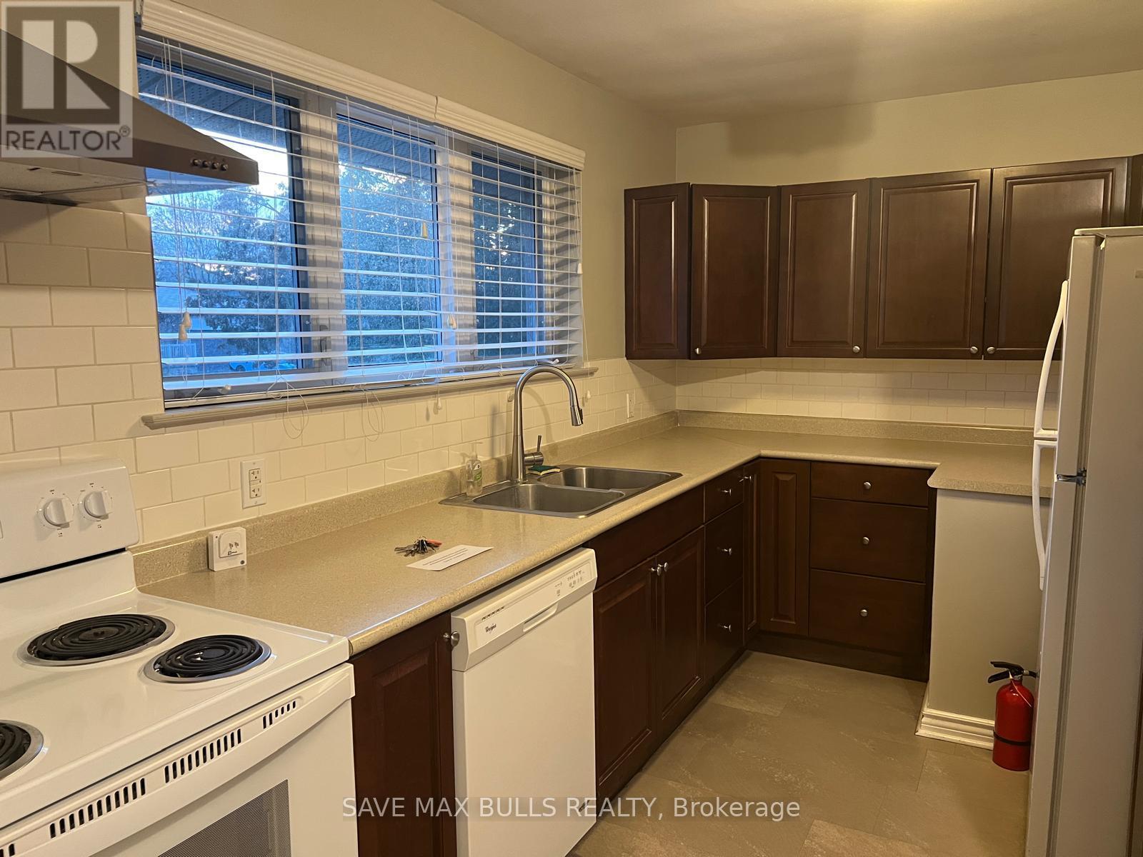Upper - 371 Meadowbrook Drive, Milton, ON - Indoor Photo Showing Kitchen With Double Sink