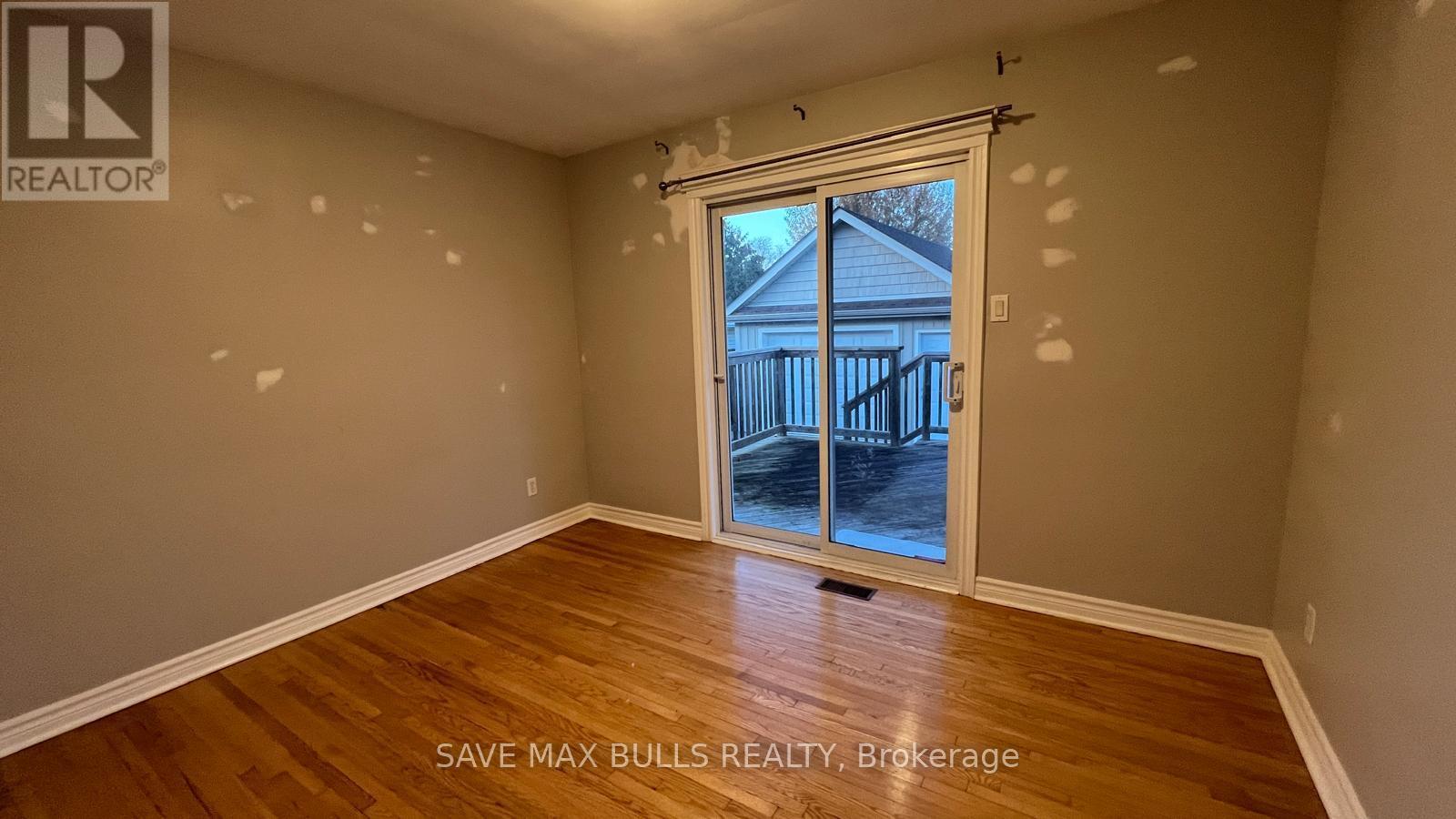Upper - 371 Meadowbrook Drive, Milton, ON - Indoor Photo Showing Other Room