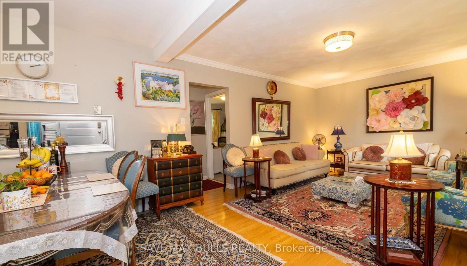 Upper - 371 Meadowbrook Drive, Milton, ON - Indoor Photo Showing Living Room