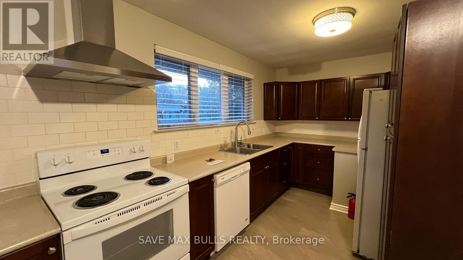 Upper - 371 Meadowbrook Drive, Milton, ON - Indoor Photo Showing Kitchen With Double Sink