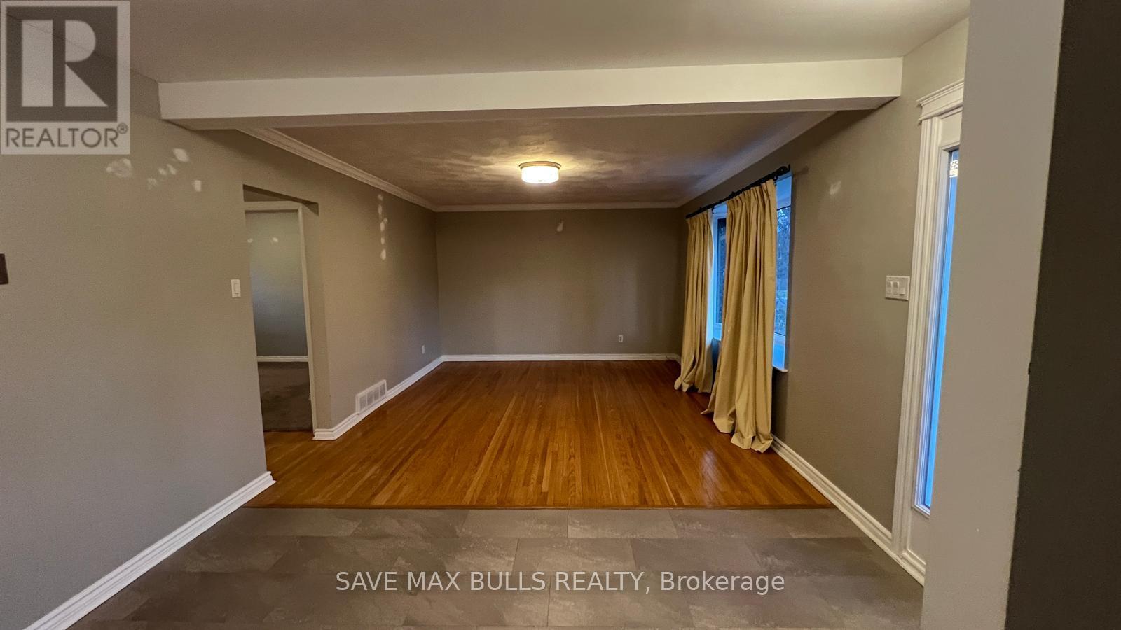 Upper - 371 Meadowbrook Drive, Milton, ON - Indoor Photo Showing Other Room