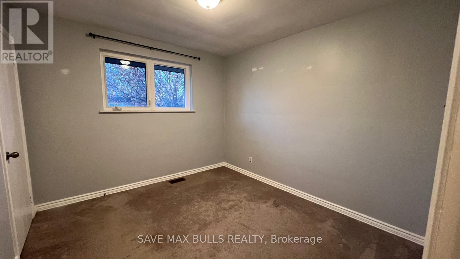 Upper - 371 Meadowbrook Drive, Milton, ON - Indoor Photo Showing Other Room