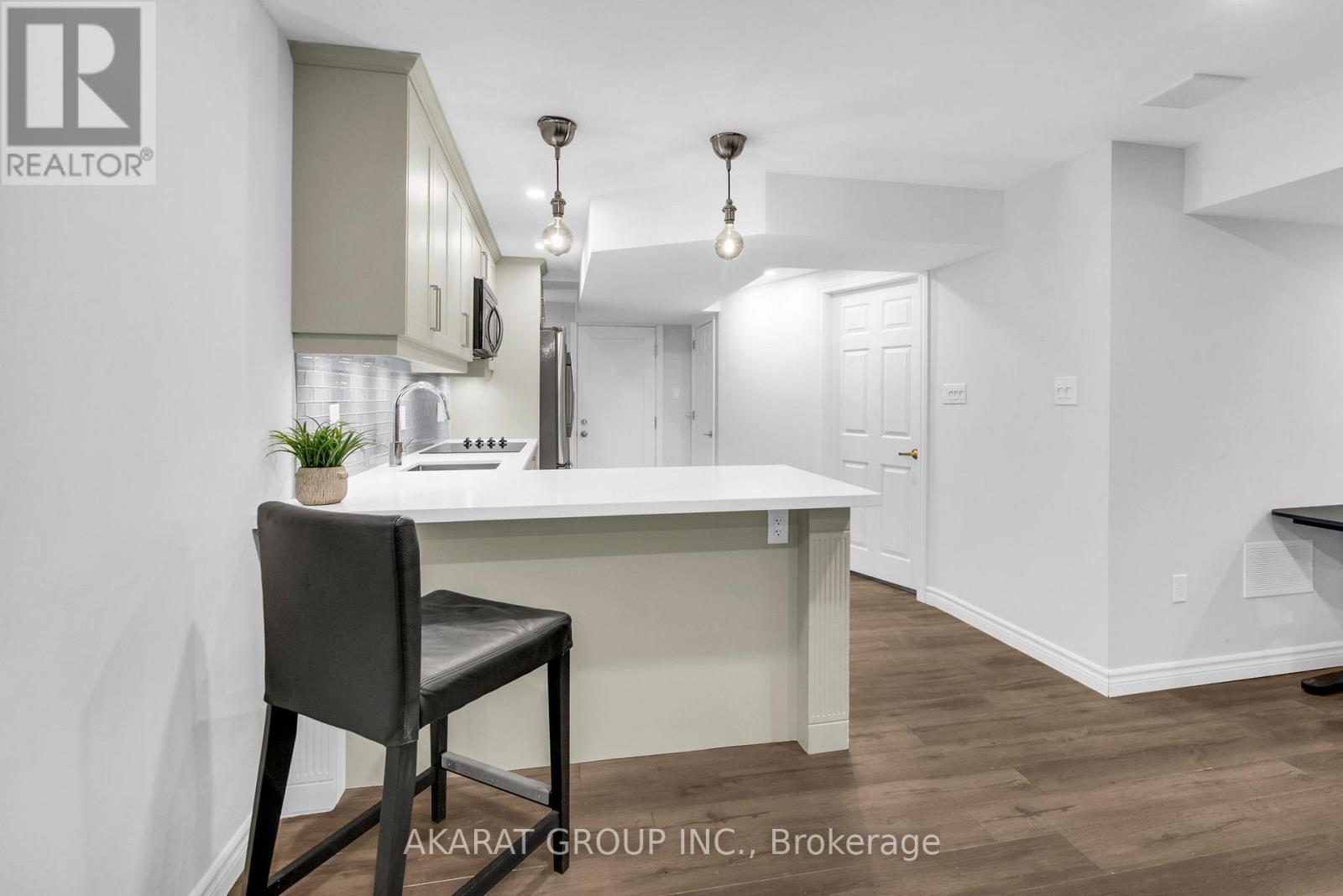 Basement Apt - 5463 Fudge Terrace, Mississauga, ON - Indoor Photo Showing Kitchen