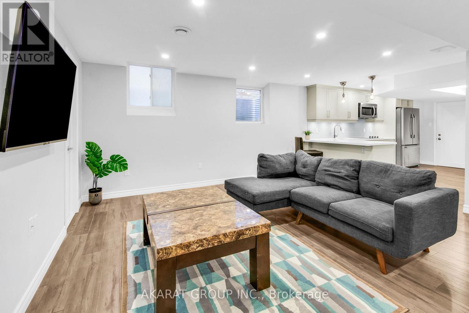 Basement Apt - 5463 Fudge Terrace, Mississauga, ON - Indoor Photo Showing Living Room