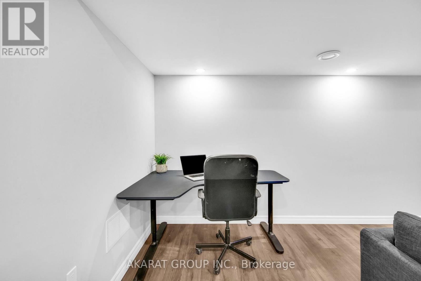 Basement Apt - 5463 Fudge Terrace, Mississauga, ON - Indoor Photo Showing Office