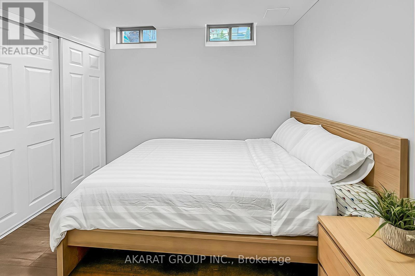 Basement Apt - 5463 Fudge Terrace, Mississauga, ON - Indoor Photo Showing Bedroom