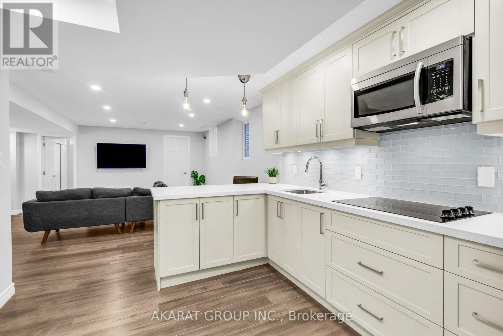 Basement Apt - 5463 Fudge Terrace, Mississauga, ON - Indoor Photo Showing Kitchen With Upgraded Kitchen