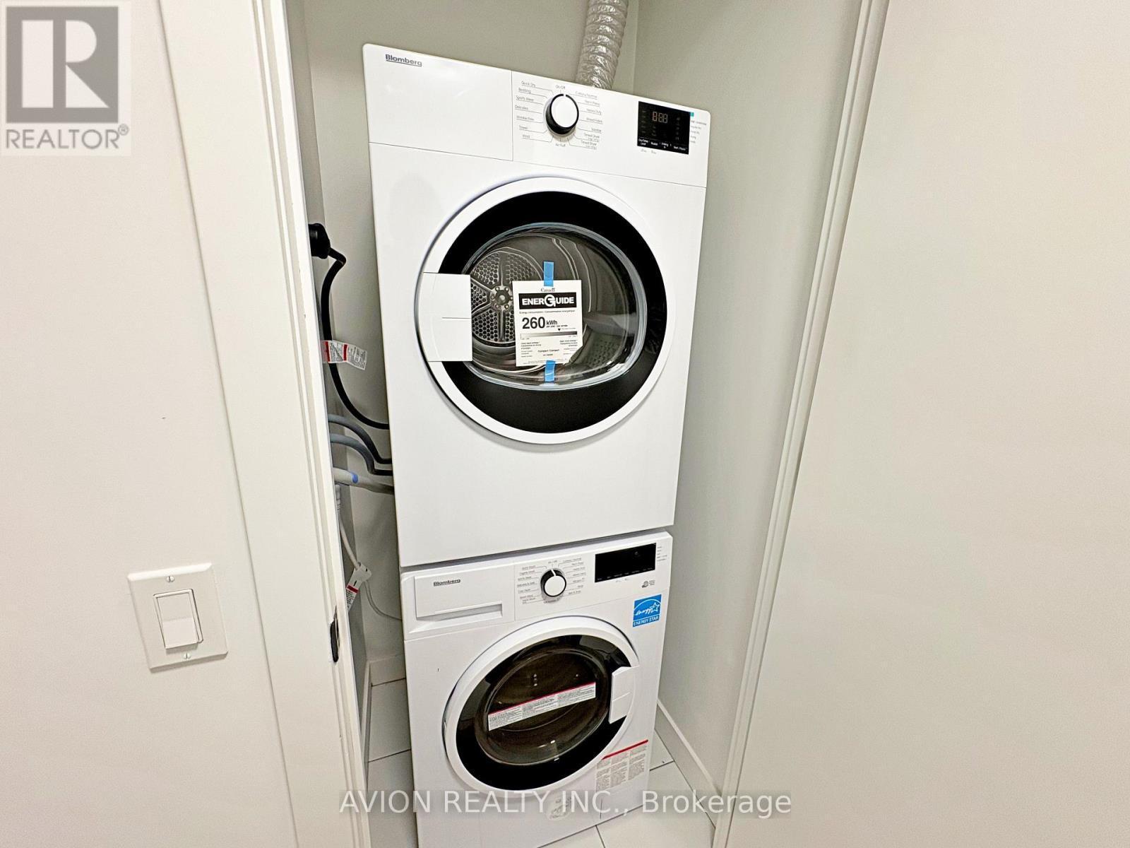 730 - 35 Parliament Street, Toronto, ON - Indoor Photo Showing Laundry Room