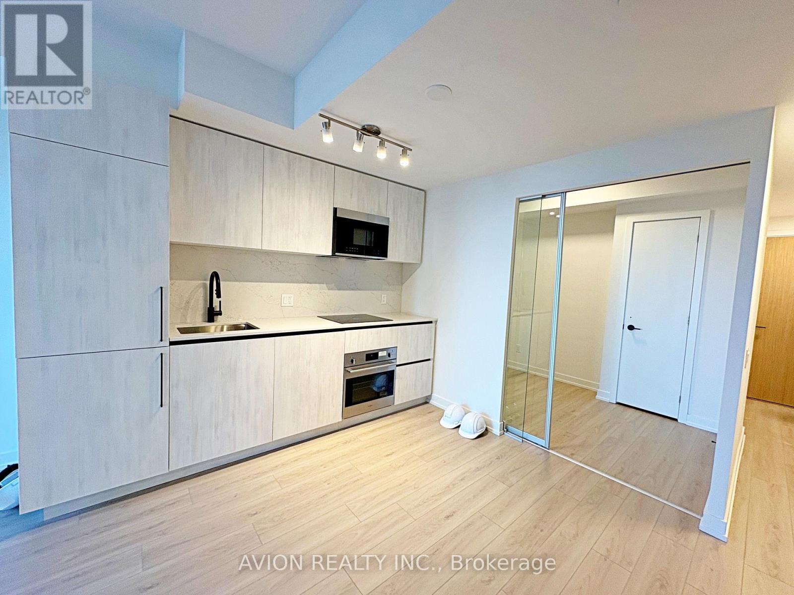 730 - 35 Parliament Street, Toronto, ON - Indoor Photo Showing Kitchen