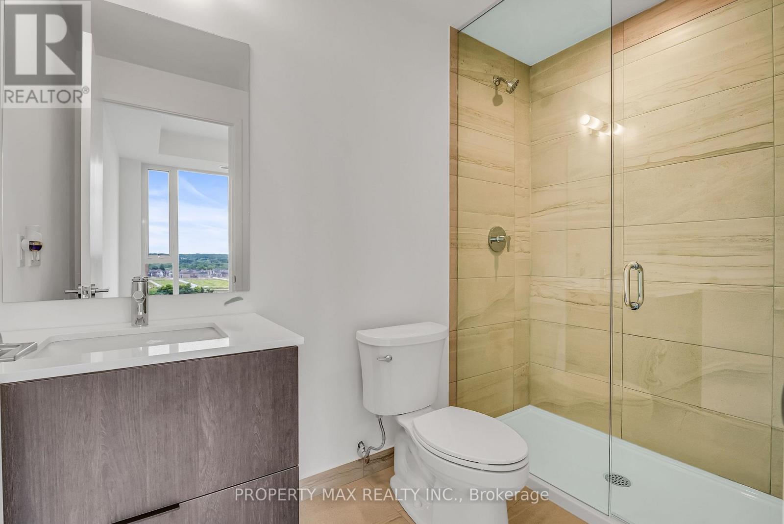 1428 - 2 David Eyer Road, Richmond Hill, ON - Indoor Photo Showing Bathroom