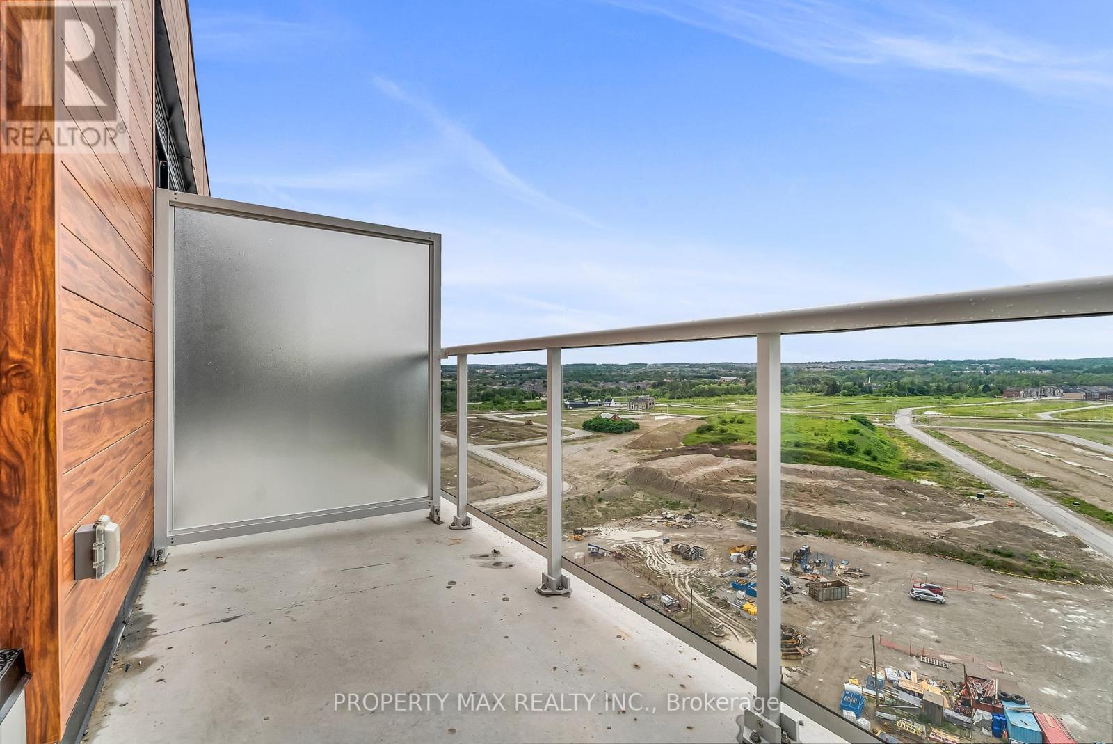 1428 - 2 David Eyer Road, Richmond Hill, ON - Outdoor With View