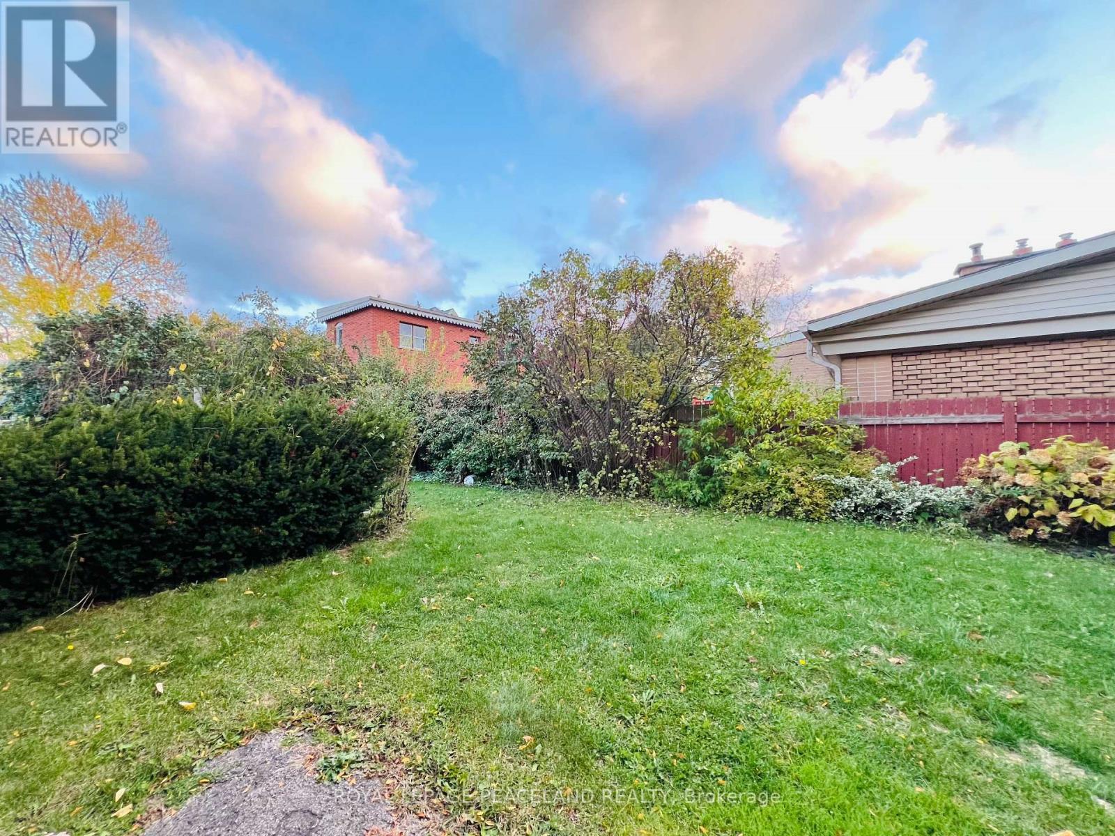 Basement - 403 Denlow Avenue, Hamilton, ON - Outdoor
