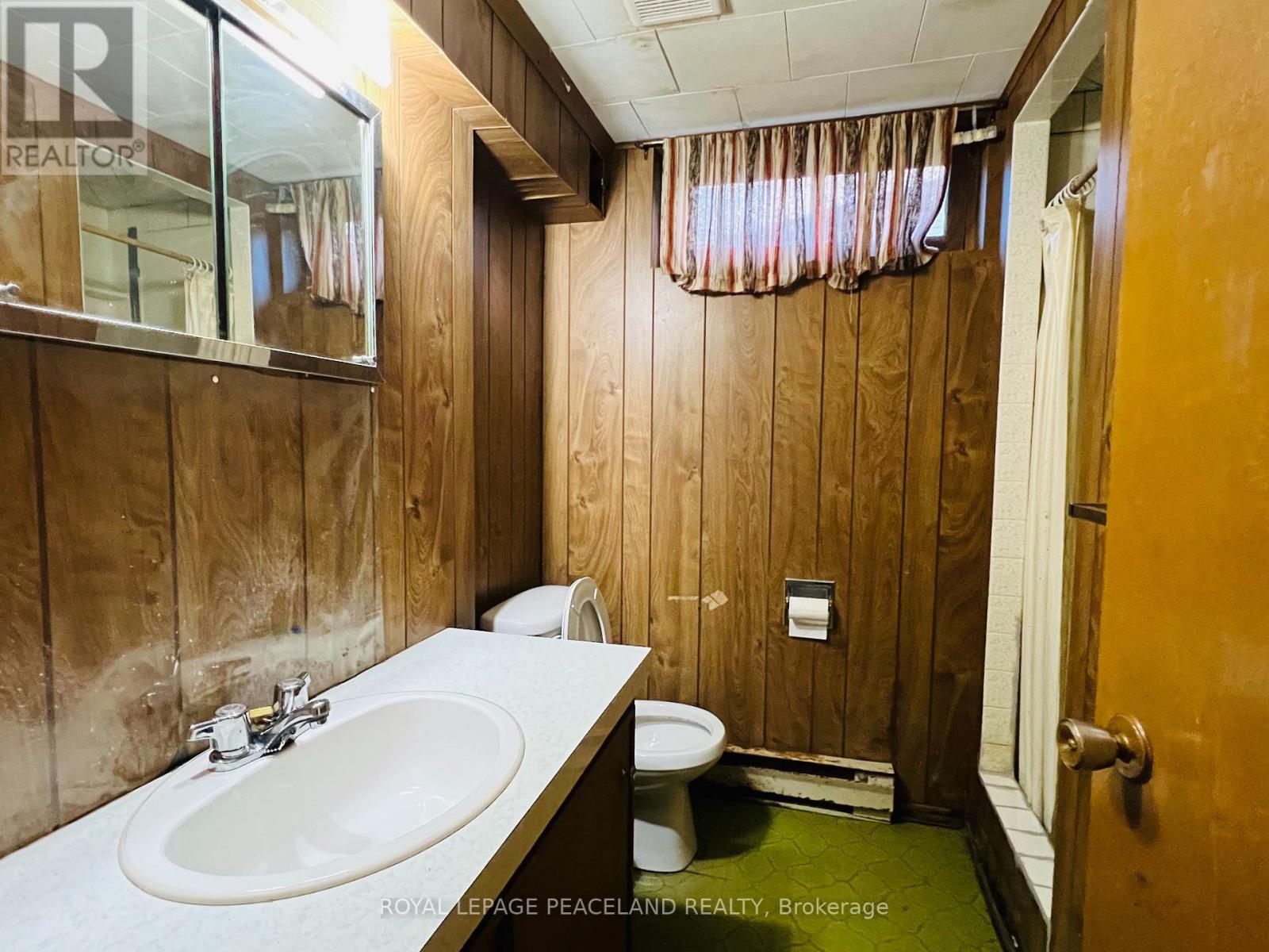 Basement - 403 Denlow Avenue, Hamilton, ON - Indoor Photo Showing Bathroom