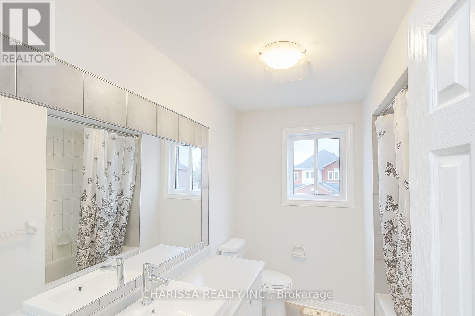6798 Bansbridge Crescent, Mississauga, ON - Indoor Photo Showing Bathroom