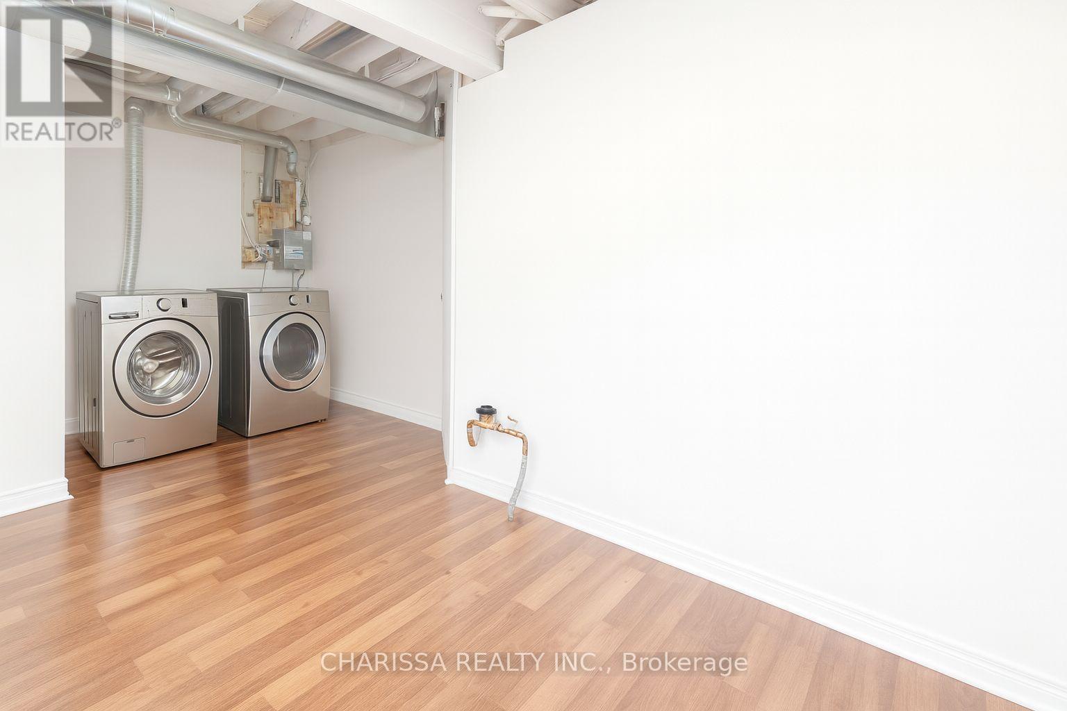 6798 Bansbridge Crescent, Mississauga, ON - Indoor Photo Showing Laundry Room