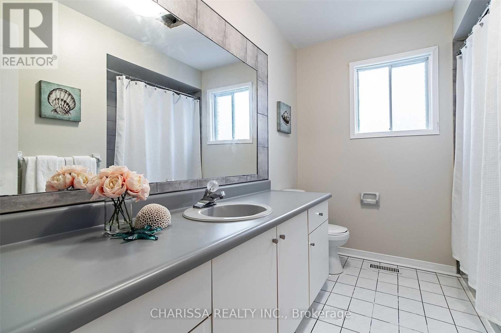 6798 Bansbridge Crescent, Mississauga, ON - Indoor Photo Showing Bathroom