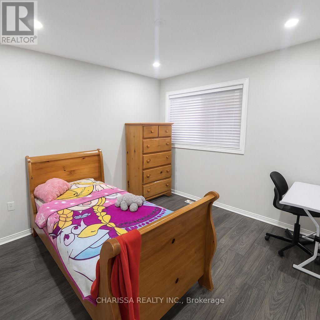 6798 Bansbridge Crescent, Mississauga, ON - Indoor Photo Showing Bedroom