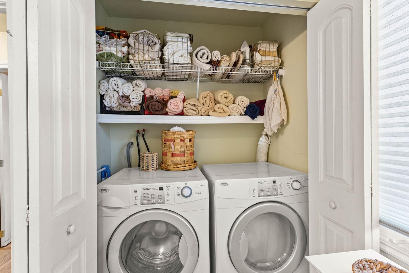 Salle de bains - 590 Ch. Du Bord-Du-Lac-Lakeshore, Dorval, QC - Indoor Photo Showing Laundry Room