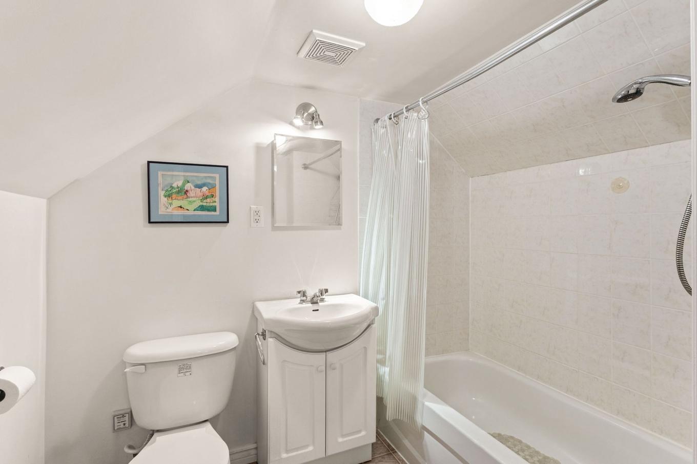 Salle de bains - 590 Ch. Du Bord-Du-Lac-Lakeshore, Dorval, QC - Indoor Photo Showing Bathroom