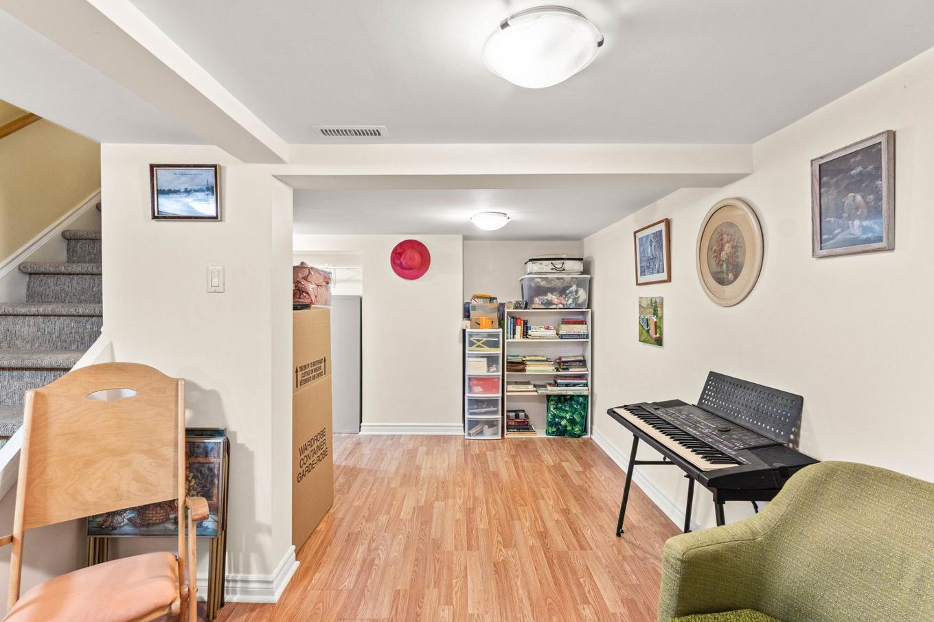 Salle familiale - 590 Ch. Du Bord-Du-Lac-Lakeshore, Dorval, QC - Indoor Photo Showing Other Room